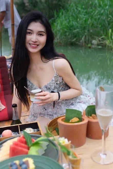 衡水吃瓜网红小姐姐